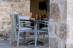 Apartment with Terrace and Sea View