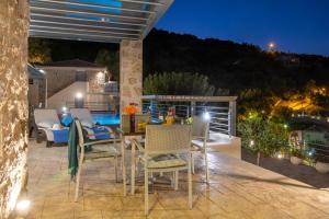 Apartment with Terrace and Sea View
