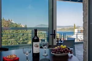 Apartment with Terrace and Sea View