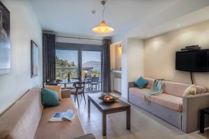 Apartment with Terrace and Sea View