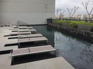 MAGNIFICO 5 ESTRELAS A LANCAR CON VAGA Y NETFLIX ( 1414 )