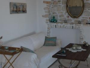 Villa Petradi (150 meters from the sea) Paros Greece