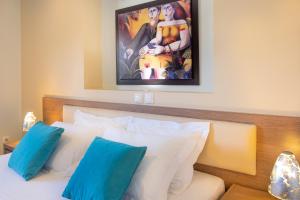 Apartment with Balcony and Sea View