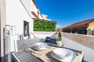 Perfect 1 bed in Chiado with Terrace and Aircon