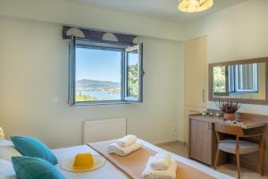 Apartment with Balcony and Sea View