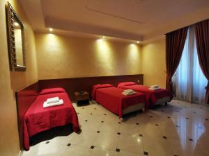 Triple Room room in Hotel Valentino Palace