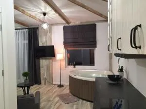 Apartamentai su Jacuzzi - Užugojai