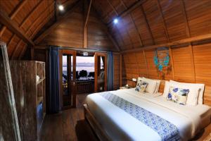 Superior Upstair Seaview