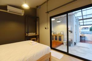 goodnight Chiang Mai Gate