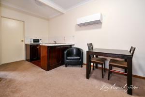Narrandera Club Motor Inn