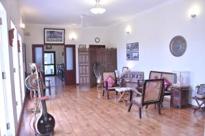 Niketana @ Boat Club