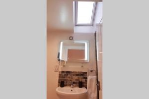 Annex in Chippenham with Parking and WIFI