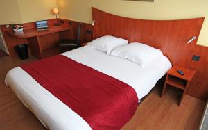 Hotels Logis Hotel Center : photos des chambres