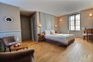 B&B / Chambres d'hotes Gentilhommiere de la Grande Toutenais : Chambre Double Deluxe avec Baignoire