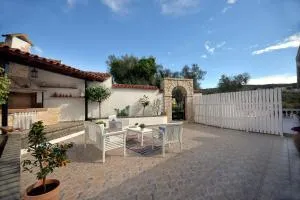 Liapades Cottage House - Doukádes