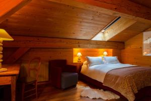 Hotels La Ferme du Chozal, The Originals Relais : photos des chambres