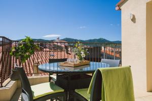 Regina s Banyuls Terrace apartment