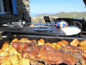 Original Stone farmhouse, for an altenative style holiday Kea Greece