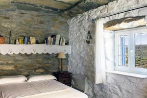 Original Stone farmhouse, for an altenative style holiday Kea Greece