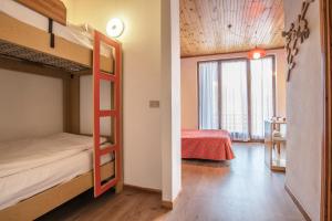 Studio (2 Adults + 2 Children)
