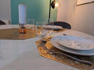 One-Bedroom Apartment room in Koala and Tree - Bridgeview 1 bed apartment in the heart of Cambridge !!