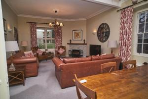 Bakers Rest ideal for 2 families centrally located in Grasmere with walks from the door