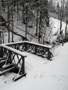 Góralski dom niedaleko gondoli