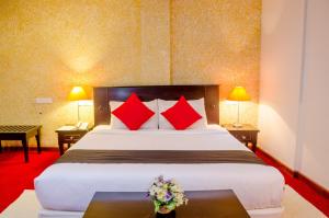 Deluxe Triple Room room in Opulent River Face Hotel