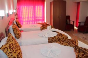 Triple Room room in Kaya Hotel