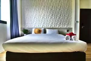 Adonis Cupecoy - Lowlands