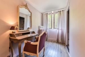 Hotels Hotel du Commerce : photos des chambres