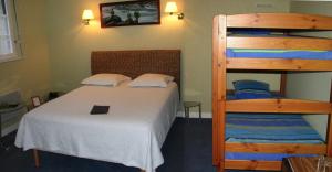 Hotels Logis Hotel De La Corniche : photos des chambres