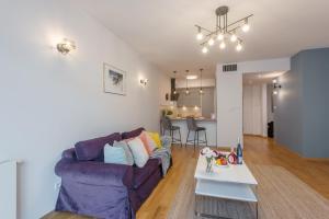 Angel Plaza Apartments Old Town
