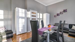 BillBerry Apartments Old Town Suite