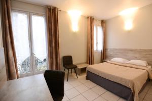 Hotels HOTEL DU MONT LOUIS : photos des chambres