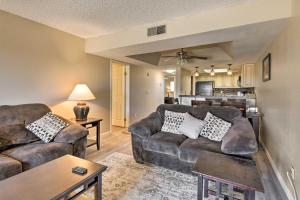Scottsdale Condo with Pool Access Hike, Swim and Shop