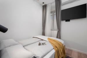 Deluxe Apartments & Rooms "In the Center"