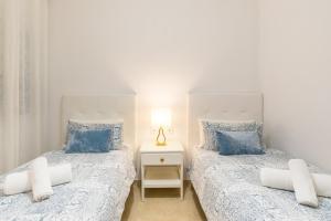 Agua II & seasonal pool by ELE Apartments