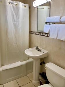 Double Room room in Budget Inn South