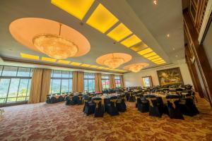 Earls Regent Hotel