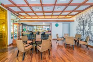 Earls Regent Hotel