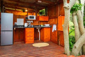 Kingfisher Lakeside Retreat