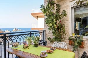 Marys House Sea View 15meters from the beach