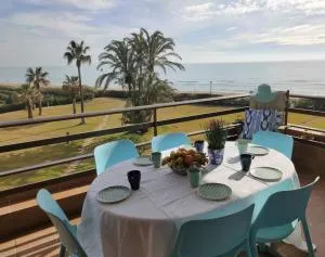 Gava Mar- Castelldefels Beachfront Apartment- Direct access to the beach - Gavà