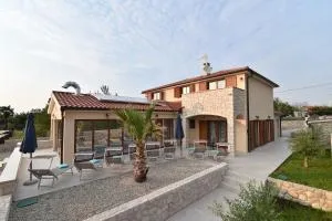 Villa Muskatel -with heated pool - Krk