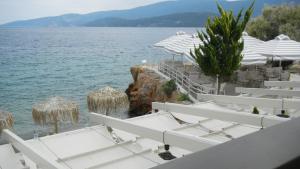 NEW GUESTHOUSE CLOSE TO CENTRE, SEA AND BUSES Korinthia Greece