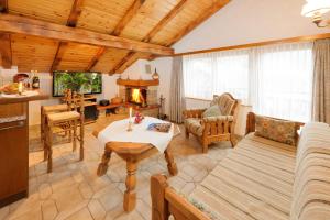 4 star Апартамент Touring Cheminée Грехен Швейцария