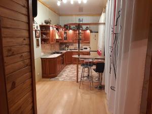 Куренiвський Двiр