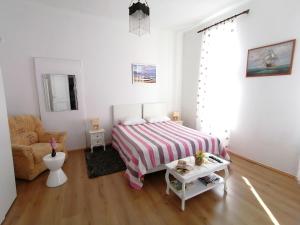 Two-bedrooms apartment with balcony and sea view,near Old town