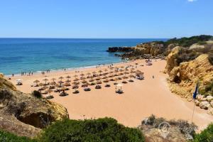 Apartment Castelinho - Pool - Beach - Free Wifi - Air Con